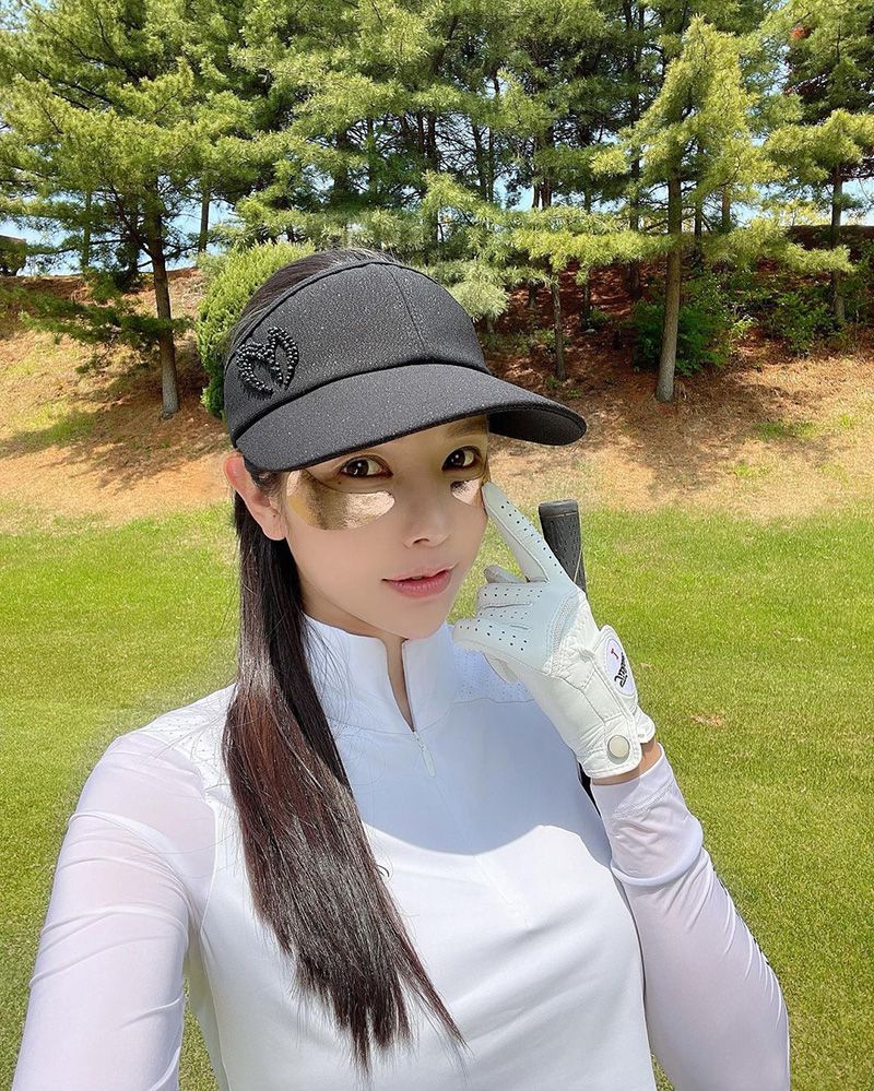 Master Bunny Edition SS Women's Long Sleeve Sun Protection Golf Shirt